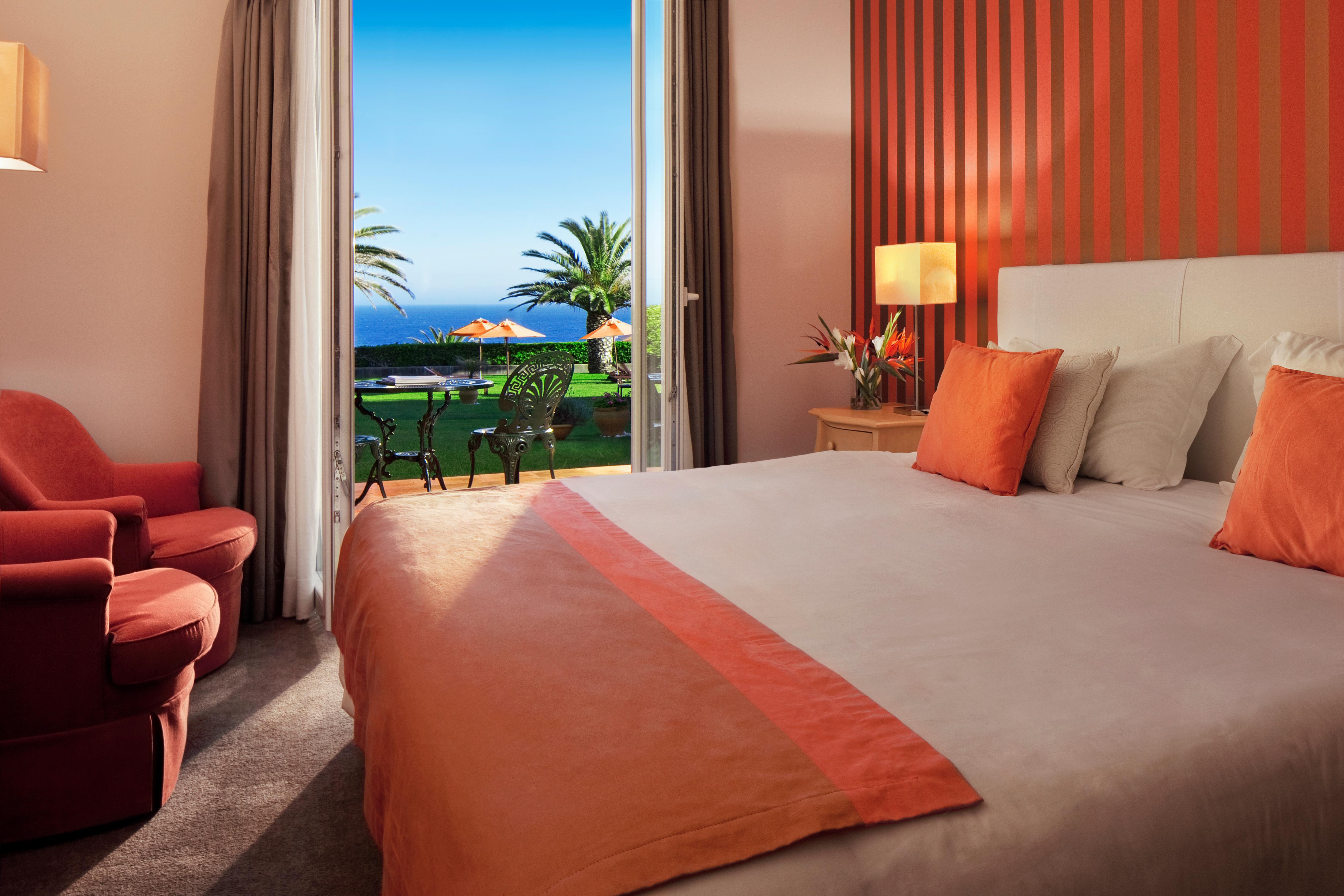 Longevity Senses - Cascais Boutique Hotel - Adults Only Buitenkant foto A room at the hotel